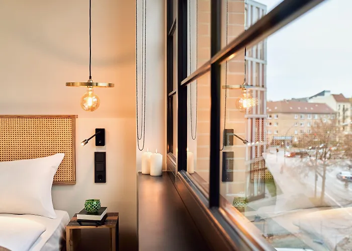 Hood House Hotel 3*