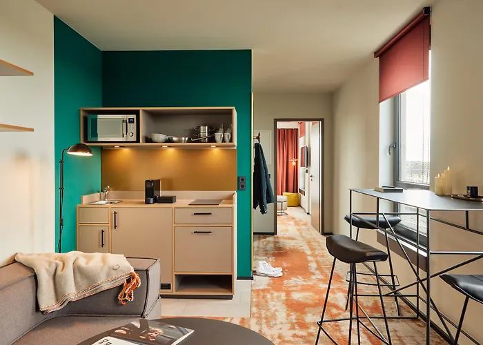Hood House Hotel