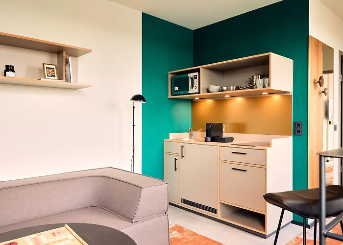 Hood House Hotel 3*